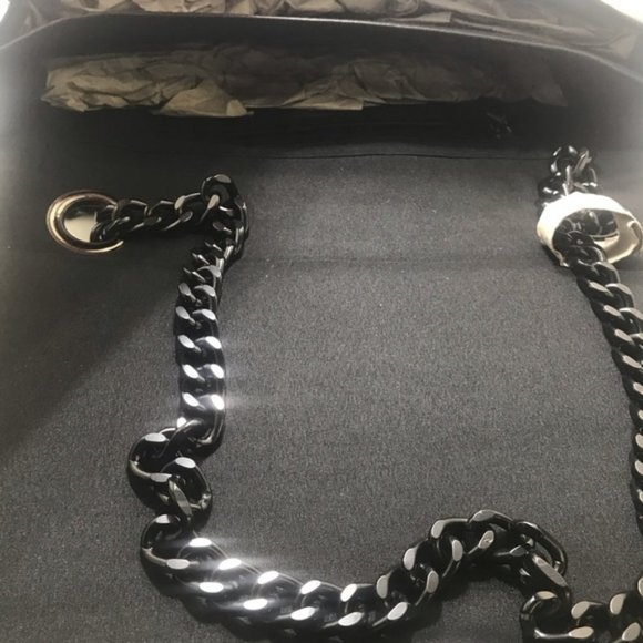 BNWT Aldo Faux Leather Crossbody with metal chain belt Black - Picture 4 of 8